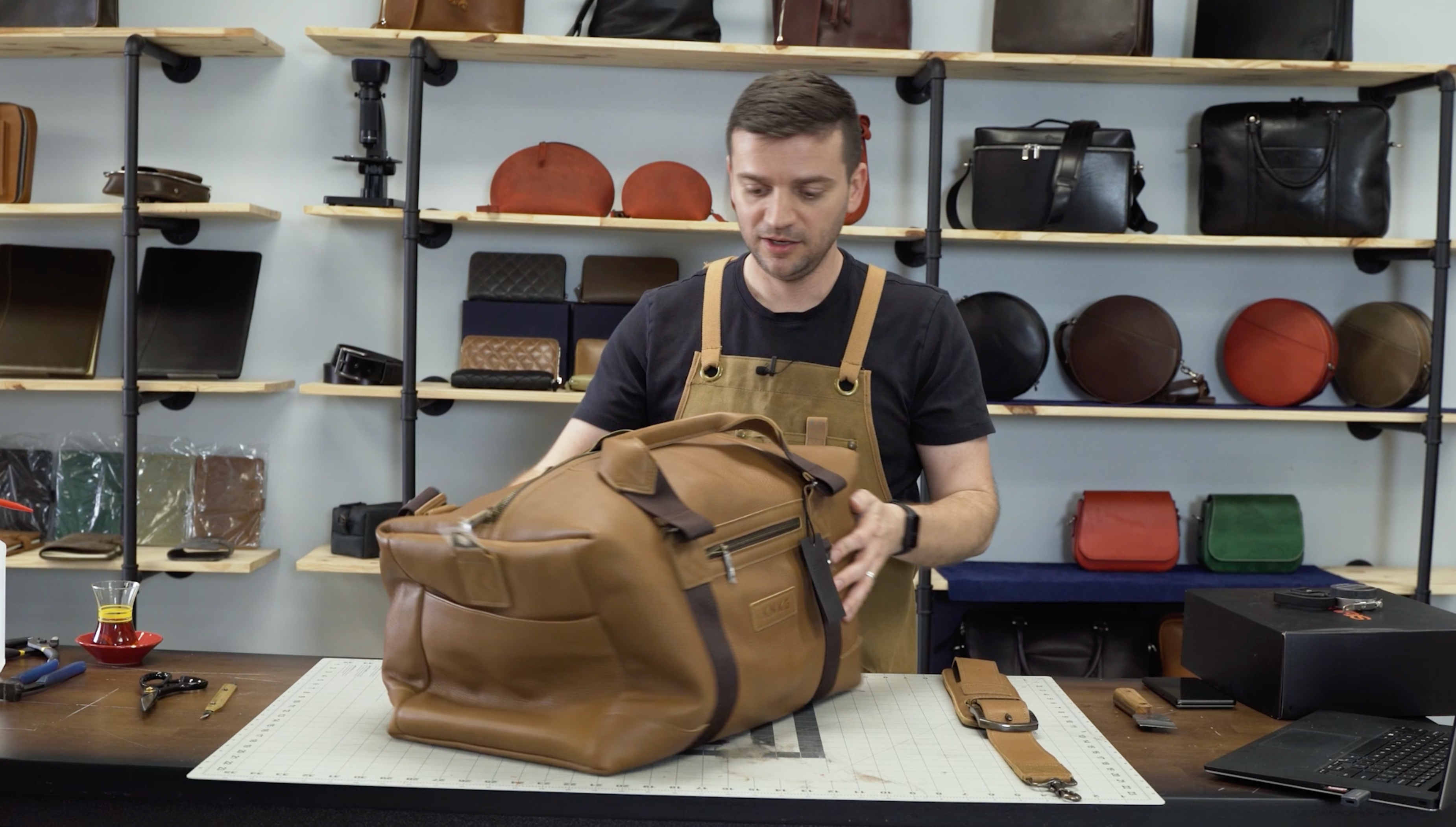TANNER LEATHERSTEIN REVIEWS THE HERITAGE LEATHER DUFFEL – KNKG