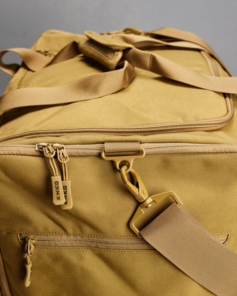 Close up of large desert CORE Duffel buckles and zippers
