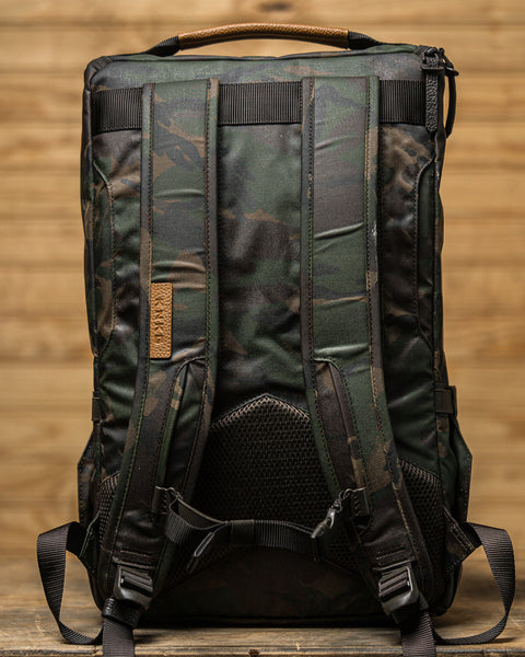 CORE Backpack Waxed Canvas Medium 25L