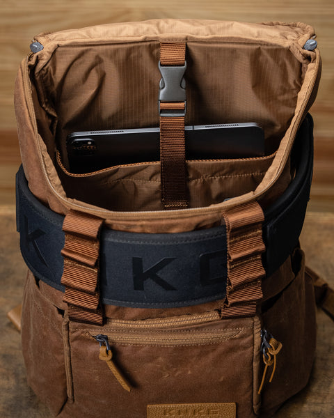 CORE Backpack Waxed Canvas Medium 25L