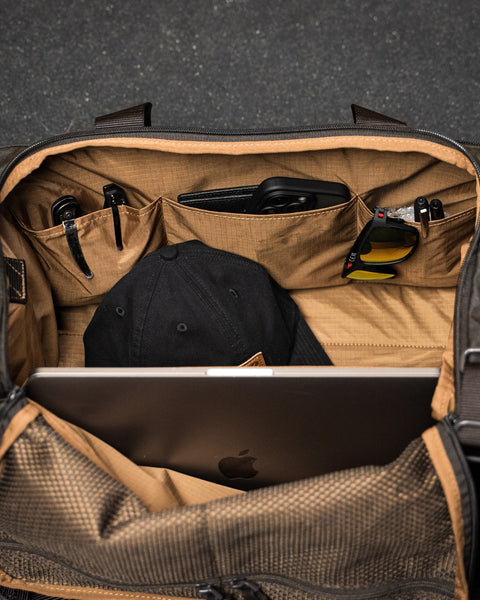 Internal pockets of KNKG Waxed Canvas Duffel 