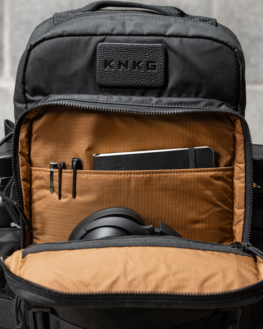 バッグ AQ7kP9 EDC Waxed Canvas Backpack - SHIFT Backpack 27L – KNKG