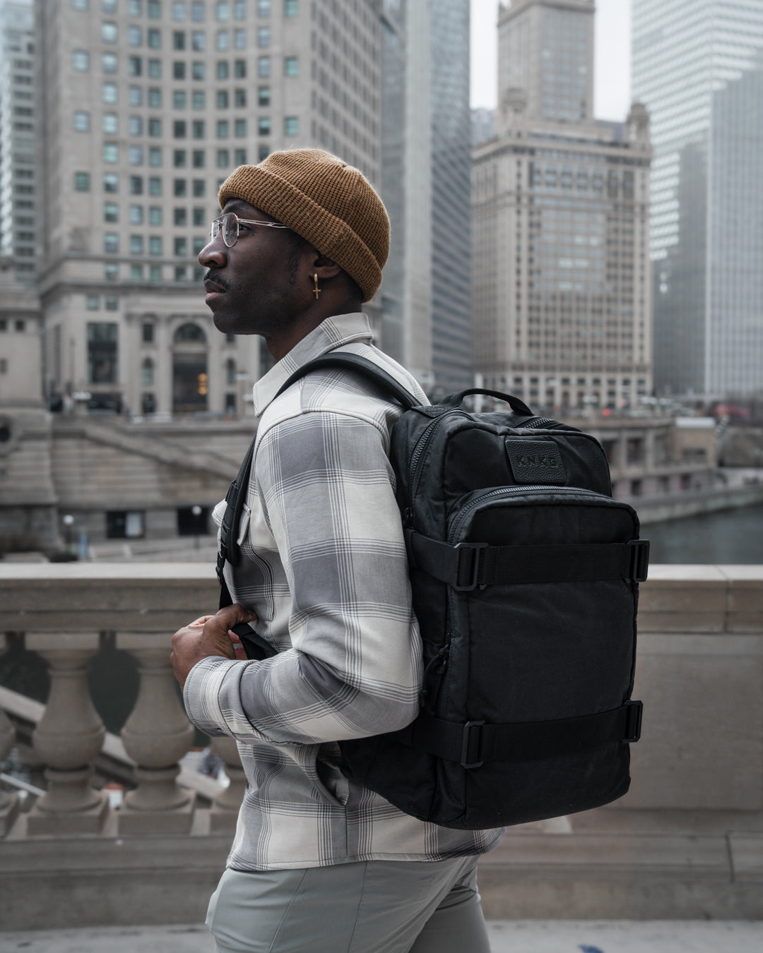 かばん EDC Waxed Canvas Backpack - SHIFT Backpack 27L – KNKG