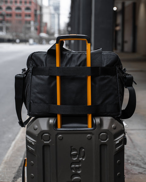 30l travel duffel backpack Approach Dyneema Bag, Ultralight Gear Carrier, White DCF by Hyperlite Mountain Gear The 30L capacity holds about a weeks worth of clothes KNKG SHIFT Duffel 30L Black